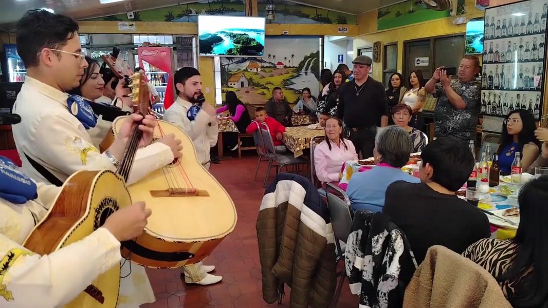 Vista previa: Serenata Especial para Mamá